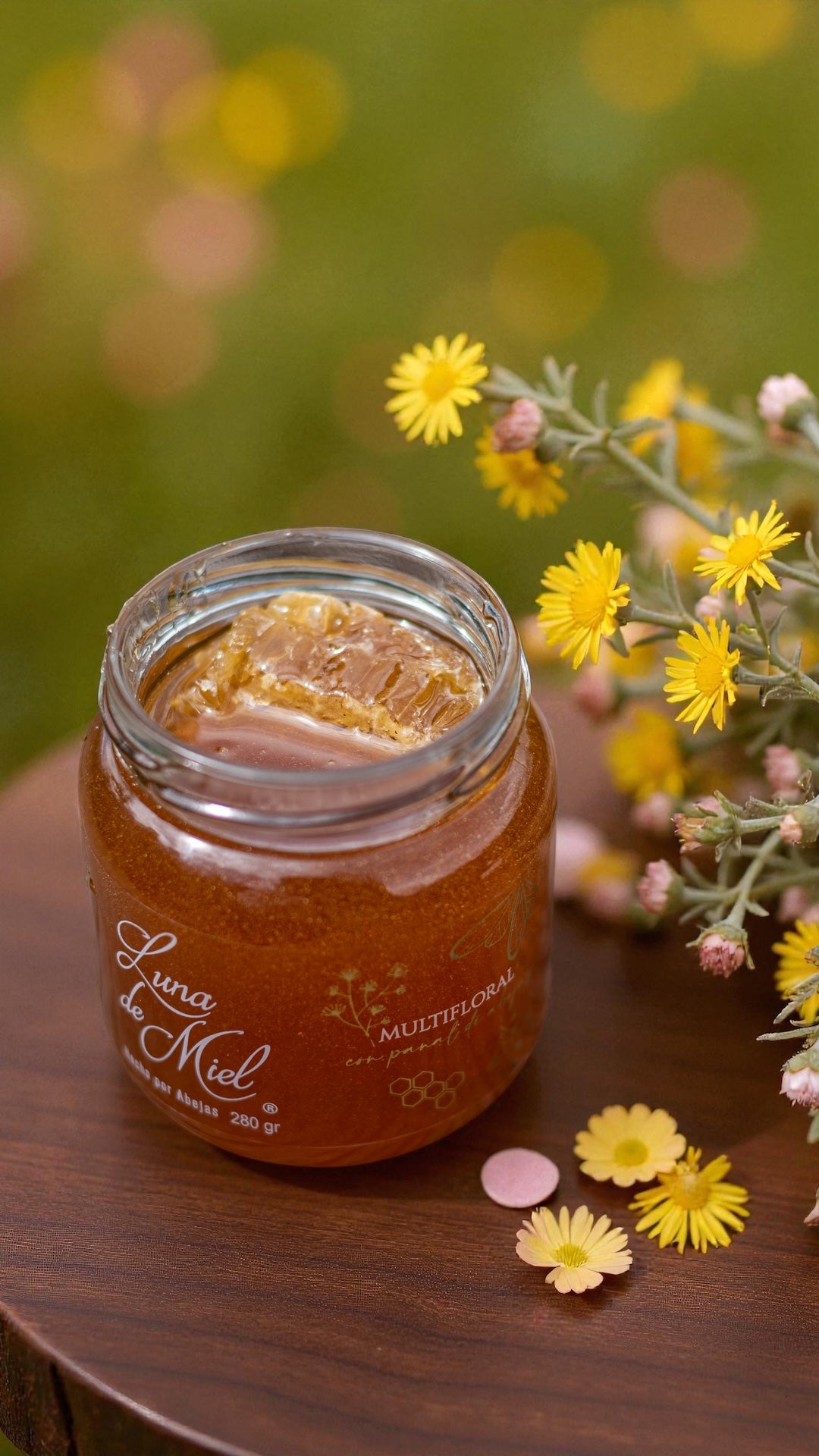 Luna de miel con panal de abejas