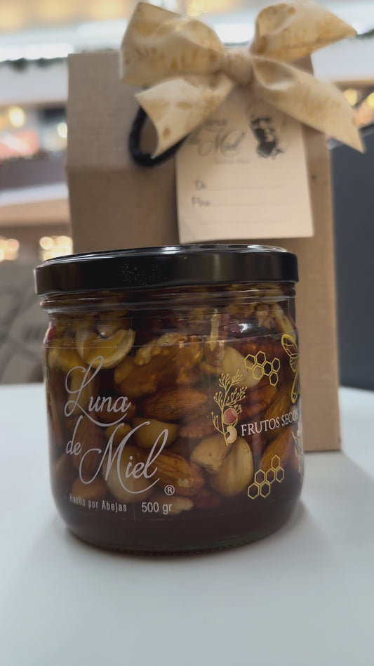 Miel con frutos secos